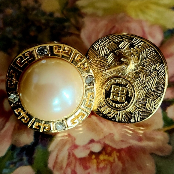 Givenchy Vintage 1980s Paris New York Faux Pearl Logo Earings - Picture 6 of 14